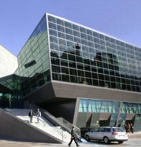 Tấm pin mặt trời - lợi ích cho các tòa nhà thương mại 