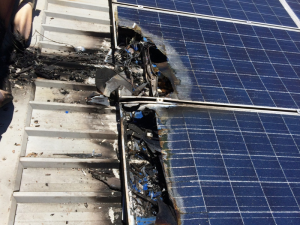 Lỗi hồ quang điện gây cháy nổ pin mặt trời