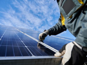 Kiểm tra bảo dưỡng pin mặt trời