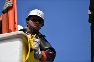 Tình hình thiếu nguồn cung ứng điện (Ảnh: Hoàng Hà)